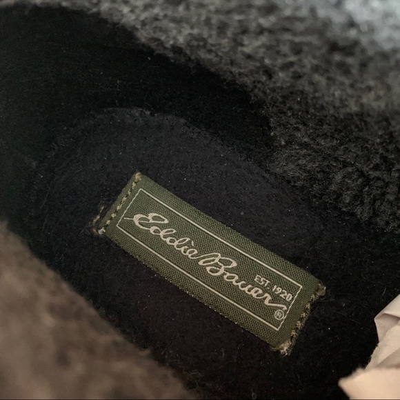 Eddie Bauer Valerie black suede lace up ankle boot - Picture 2 of 9